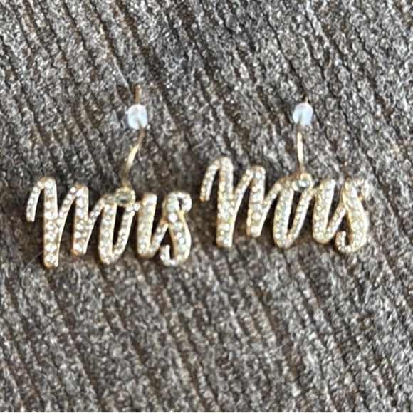 “MRS.” Gold with rhinestones Crystal Earrings, posts & dangle, 1” wide , CUTE! - Picture 2 of 6